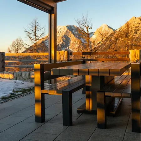 Nyaraló Klif Vacation With Sauna And Terrace Cerklje na Gorenjskem